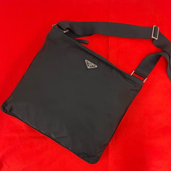 PRADA（プラダ） 極 美品 三角ロゴ トライアングル プレート 金具