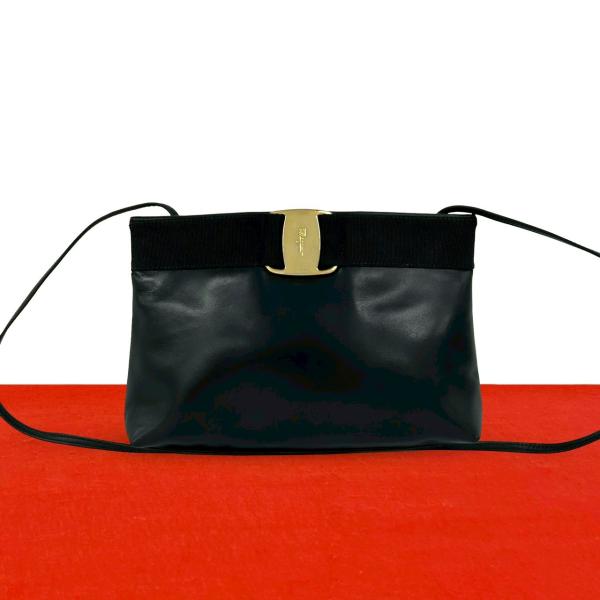 極 美品 Salvatore Ferragamo サルヴァトーレフェラガモ ヴァラリボン