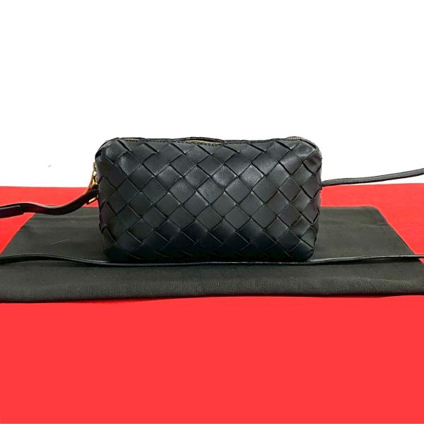 ほぼ未使用 BOTTEGA VENETA ボッテガヴェネタ イントレチャート レザー