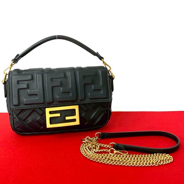 FENDI（フェンディ） ほぼ未使用 マンマバケット FF ロゴ 金具 レザー