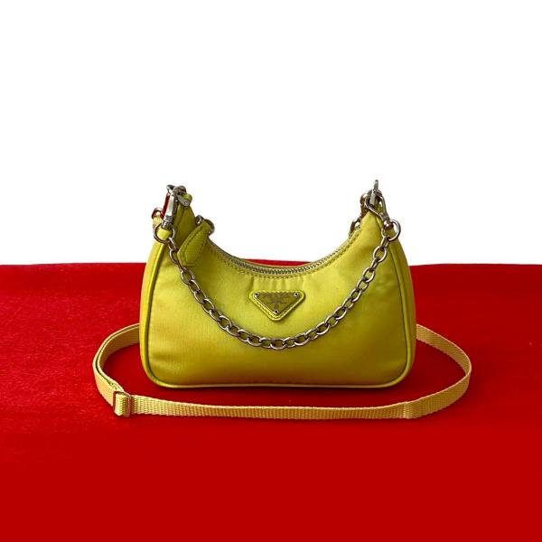 【美品】プラダ アクセサリーポーチ ハンドバッグ 三角ロゴ ナイロン イエロー系 PRADA 極 美品 希少品 プラダ 三角ロゴ 金具 ナイロン 2way