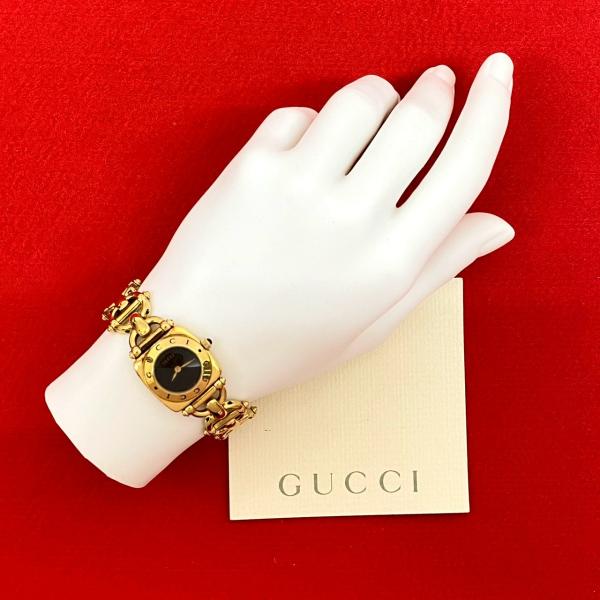 【GUCCI】グッチ バングルウォッチ 150L ゴールド ブレス ブラック GUCCI 稼働品 極 美品 グッチ 6400L バングルウォッチ クォーツ