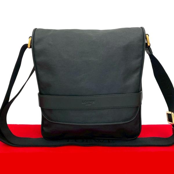 LOEWE（ロエベ） 極 美品 ロゴ 刻印 レザー 本革 コーティング