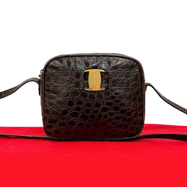 極 美品 Salvatore Ferragamo サルヴァトーレフェラガモ ヴァラ 金具 レザー 本革 ショルダーバッグ ポシェット ブラウン 茶 36204 極 美品 Salvatore Ferragamo サルヴァトーレフェラガモ ヴァラ 金具