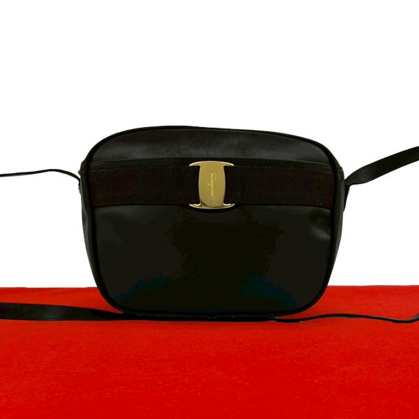 極 美品 Salvatore Ferragamo サルヴァトーレフェラガモ ヴァラリボン 金具 レザー 本革 ショルダーバッグ ポシェット ブラウン 94307 Salvatore Ferragamo - 極 美品 Salvatore Ferragamo サルヴァトーレ