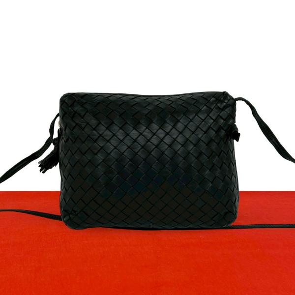 【極美品✨】ボッテガヴェネタ ショルダーバッグ ポシェット イントレチャート 黒 極 美品 BOTTEGA VENETA ボッテガヴェネタ イントレチャート レザー 本