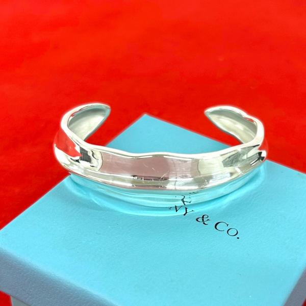 TIFFANY&Co.（ティファニー） 極 美品 ヴィンテージ リーフ バングル