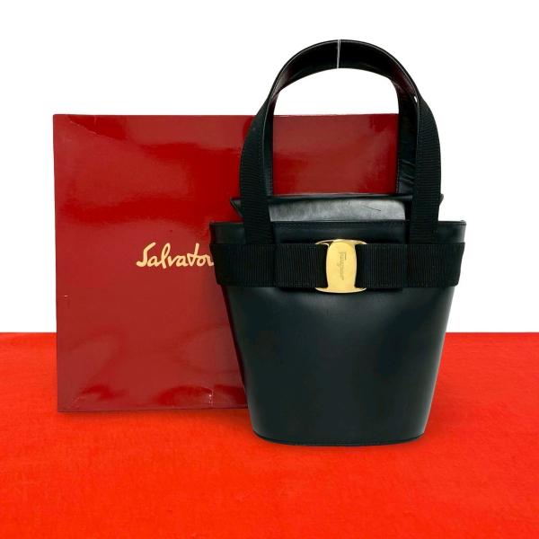 極 美品 箱付き Salvatore Ferragamo サルヴァトーレフェラガモ