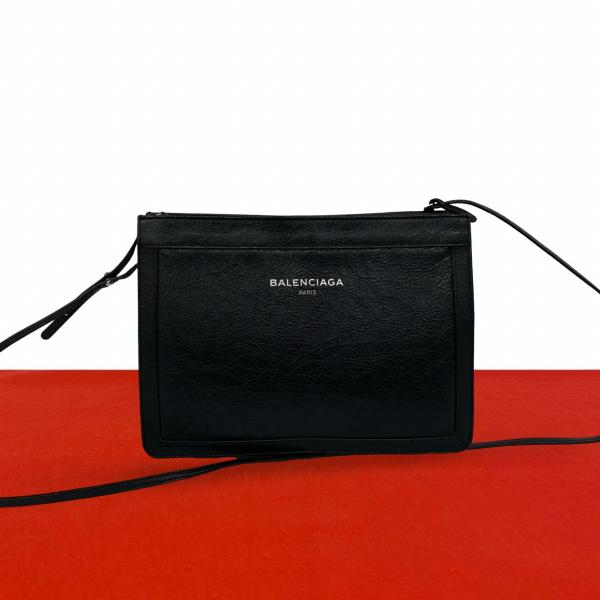 BALENCIAGA（バレンシアガ） 極 美品 ネイビーポシェット レザー 本革