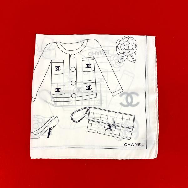CHANEL（シャネル） 極 美品 箱付き ロゴ シルク スカーフ アイコン