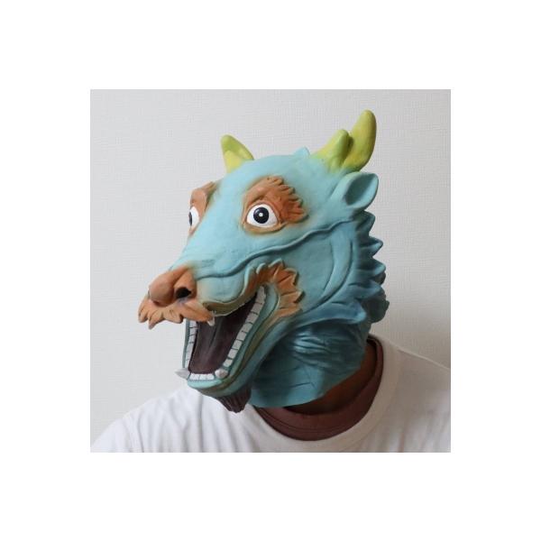 ハロウィンや忘年会、年賀状用の撮影や各種イベントに活躍できる龍のマスクです。ラテックス性で伸縮性のある素材です。ラテックス特有の臭いはありますが、中の空間は確保されており、圧迫感はありません。龍の鼻と口の部分に穴が開いており、そこから視野が...