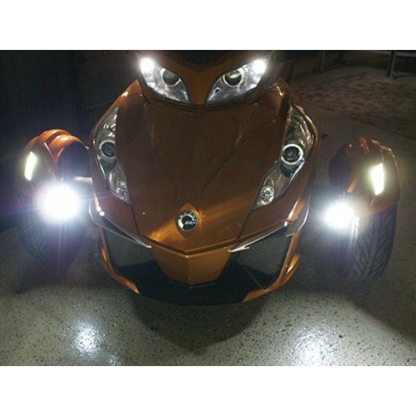SPYDER　RT　フロアーボードライト　純正OP　カンナム　スパイダー SPYDER RT F3 待望のステップフロアーボードデビュー | モト