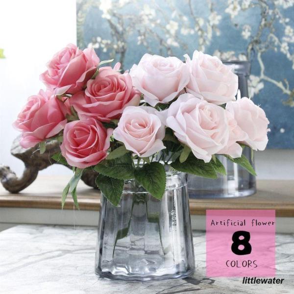 とってもキレイな色合いの造花です。生花が苦手な方も、気楽にお花が楽しめます?【サイズについて】束 直径9ｃｍ 大きな花 直径7ｃｍ 小さな花6.4ｃｍ 【素材について】プラスチック【カラーについて】生産ロットにより柄の出方や色の濃淡が多少異...