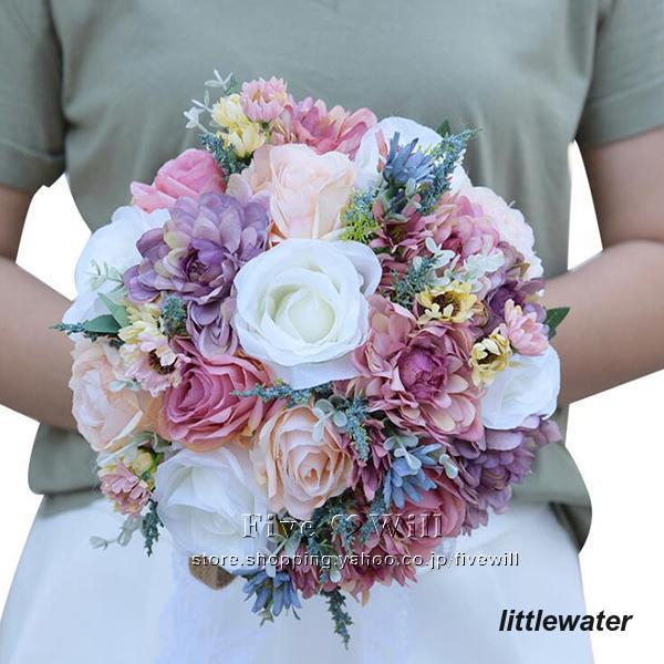 ●可愛らしいローズのブーケです。贈答品やインテリアに最適です。●セット内容：ウエディングブーケ●サイズ：直径約25CM写真参照（手作りのため、サイズは多少前後します。）●花束形：ラウンド型