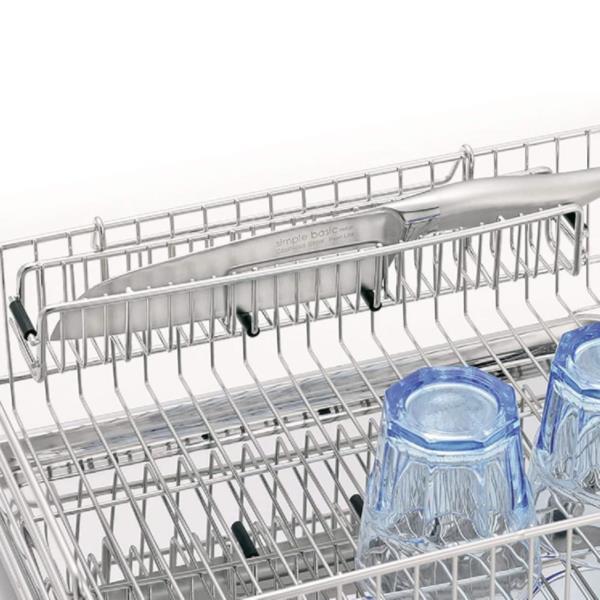 品番：HB-3944 アットアクア ステンレス製包丁置き商品仕様：●製品サイズ：(約)幅27.5×奥行6×高さ5.5cm ●製品重量：(約)0.2kg ●素材・材質：本体/ステンレス鋼、保護カバー/シリコーンゴム在庫に関して：この商品は、他...