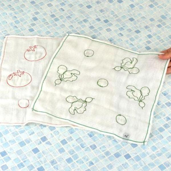 サイズ/約横30×縦30cm内容量/1枚材質/綿93％、アクリル7％種類/トマト、ラディッシュ生産国/中国製洗濯/不可乾燥機/使用不可●Ag＋（銀イオン）を繊維に練り込んで、気になる菌を抑えられる食卓用のふきんです。●やわらかく、手に馴染む...