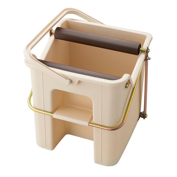 サイズ/約幅31.4×奥行31.8×高さ32.4cm重量/約2.26kg内容量/1台材質/取っ手・タンク・ペダル：ポリプロピレンローラー：PVCシャフト・バー：スチールスプリング：ステンレス生産国/日本製●手を濡らさず楽な姿勢でモップを絞る...