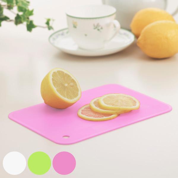 サイズ/約横21.5×縦15cm厚さ：約0.2cm内容量/1枚材質/ポリプロピレン種類/バニラ、グリーン、ピンク生産国/日本製耐熱温度/100度食器洗い乾燥機/使用可能●1枚あると便利な小さめサイズのシートまな板です。●抗菌剤配合で、衛生的...