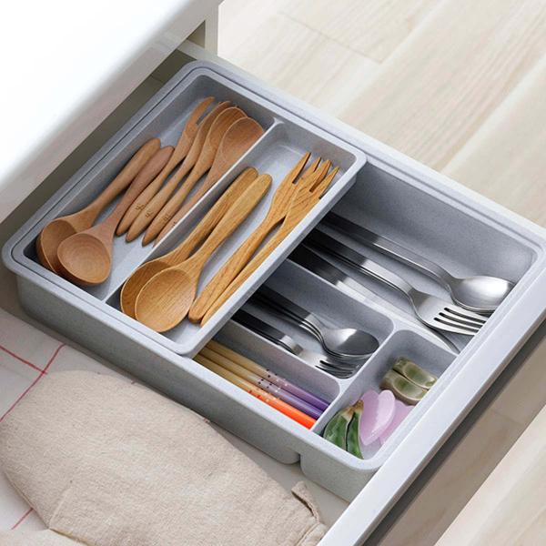 サイズ/約幅24×奥行31×高さ6.5cmトレー：約幅22.4×奥行15×高さ2.8cmトレー内寸（2箇所有り）：約幅6.7×奥行21×深さ2.5cm重量/約390g内容量/1個材質/ポリプロピレン（抗菌剤入り）生産国/日本製耐熱温度/12...