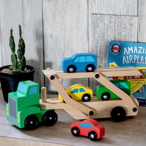Melissa & Doug 木製緊急車両運搬車　キャリアカー Amazon.com: Melissa & Doug Car Carrier Truck and Cars Wooden