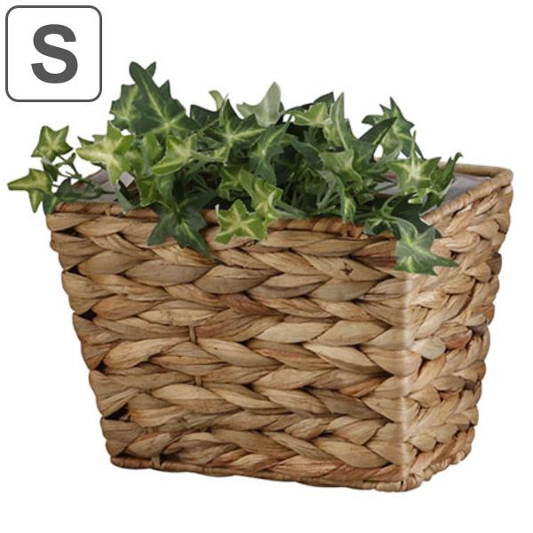 サイズ/約幅21×奥行14×高さ16cm内容量/1個材質/ウォーターヒヤシンス、ビニール、アイアン●ウォーターヒヤシンスを使用したナチュラルな鉢カバーです。●味気ないプラスチック製の鉢も、自然素材のカバーに入れるだけで優しい印象になります。...