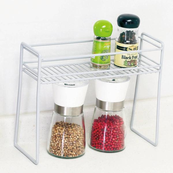 サイズ/約幅24×奥行9.5×高さ19.5cm重量/約263g内容量/1個材質/鉄（エポキシ樹脂塗装）生産国/中国製耐荷重/約2kg●キッチンをスッキリ収納できる「ストレージチョイスシリーズ」のスパイスラック（高足）です。●散らかりがちな調...