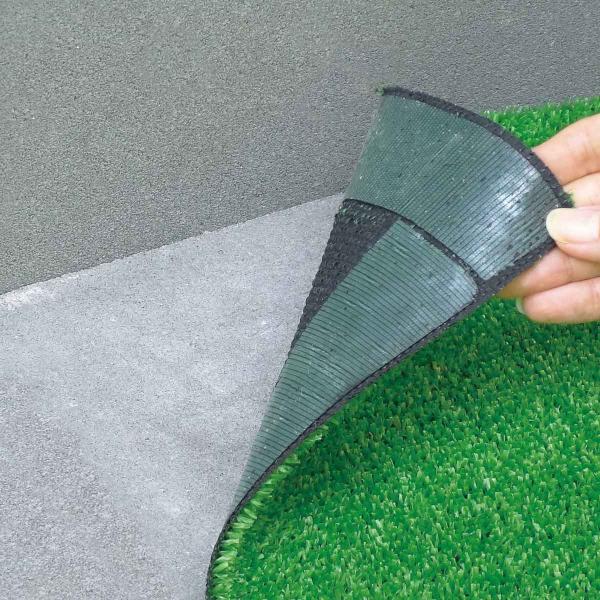 サイズ/幅4cm×8ｍ巻き内容量/1個材質/基布：ポリエチレンクロス人工芝面側粘着剤：ブチルゴム系床面側粘着剤：アクリル系生産国/日本製●人工芝を床面に固定する両面テープです。●手でカットできるので、ハサミやカッターが不要で使えます。●床面...