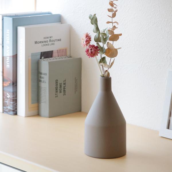 ダークグレーの抽象花器、一輪挿し ダークグレーの抽象花器、一輪挿し ダークグレーの抽象花器、一輪挿し