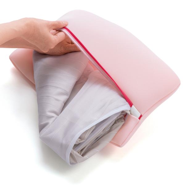 サイズ/約横40×縦20cm厚さ：約12cm重量/約110g内容量/1枚材質/ポリエステル●ワンピースを洗濯機でやさしく洗える洗濯ネットです。●付属のロールシートと一緒に畳んで入れるだけで、洗濯機で洗っていても手洗いのようにやさしく洗えます...