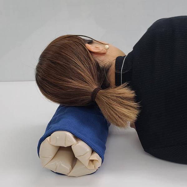 サイズ/約横40×縦46cm厚さ：約0.01cm※使用前サイズ枕カバー：約36×20cm  内容量/本体1個付属品：枕カバー1枚、ストロー3本材質/本体：ポリエチレン枕カバー：ポリエステル100％ストロー：ポリプロピレン耐熱温度/60度耐冷...