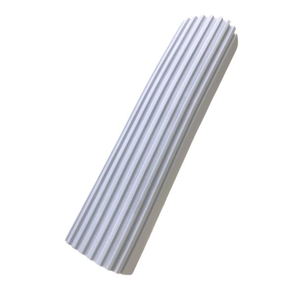 サイズ/約幅5.5×奥行4.5×長さ23cm内容量/1個材質/PVA生産国/中国製耐熱温度/60度●吸水量が良く、窓や浴室の結露・水滴の拭き取りに使えるスポンジです。●お風呂の水切りにも使えます。●表面のでこぼこが汚れをよく吸着します。●好...