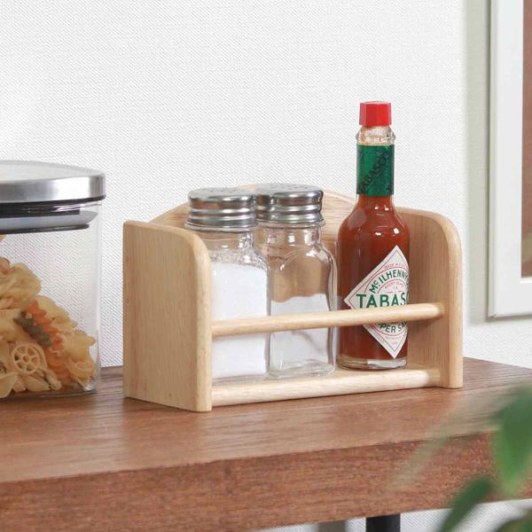 サイズ/約幅16.5×奥行7×高さ10.5cm重量/約175g内容量/1個材質/天然木（ラバーウッド・ラッカー塗装）生産国/ベトナム製●シンプルで使いやすい木製のスパイスラックです。●キッチンでごちゃつきがちなスパイス類をすっきりまとめられ...