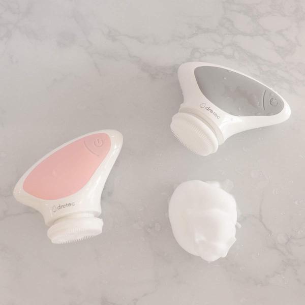 サイズ/約幅9.4×奥行4.2×高さ7.1cm重量/約59g内容量/1個付属品：シリコーンブラシ2個材質/ABS樹脂、シリコーンゴム種類/グレー、ピンク●シリコーンブラシで優しく肌を洗浄する、電動フェイスブラシです。●泡を振動させて洗うので...