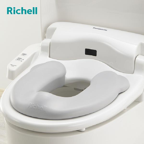 サイズ/約幅33.5×奥行31.5×高さ7.6cm重量/約410g内容量/1個材質/EVA樹脂生産国/中国製耐熱温度/60度対象年齢/1歳6カ月頃〜●ポンと置くだけのシンプル構造の補助便座です。●お子様のお尻が痛くなりにくい素材です。●お子...