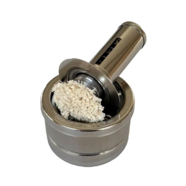 サイズ/約幅7.8×奥行7.8×高さ12.2cm重量/約127g内容量/1個材質/本体：ステンレス鋼、芯：綿100％生産国/日本製食器洗い乾燥機/使用不可●たこ焼き作りにマストな「油引きセット」です。●油引き棒はバネを内蔵しており、押すと受...