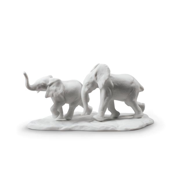 Lladro (リヤドロ) 野生 動物 象 ゾウ ぞう サバンナ 「道を進む(White) #9297」 :1009297:リヤドロ大好き! 通販 Lladro (リヤドロ) 象 ぞう ゾウ 動物 親子 家族 「受け継がれる生命(White) #8695」