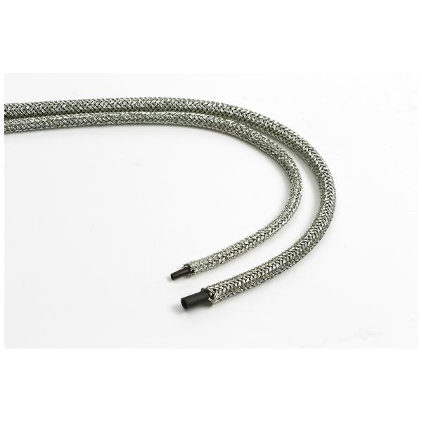 【カーモデルやバイクモデルのディテールアップに】実物の車やオートバイのオイルラインやウォーターホースなどに見られる、金属メッシュで被覆されたパイプをリアルに再現しました。表面は光沢のあるシルバーのメッシュ、内部はビニールパイプの二重構造を採...