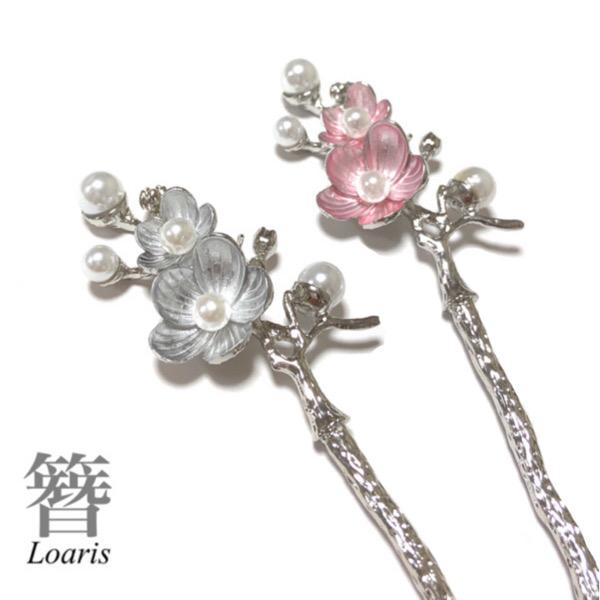 しっとりとした梅の花モチーフの１本挿しとても繊細につくられた花のモチーフ上品な艶のあるパールが気品を漂わせますサイズ　　：　152ｍｍ〜関連キーワード〜 結婚式　成人式 お宮参り 入学式 入園式 卒園式 卒業式 初詣 七五三 インスタ 撮影...