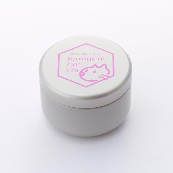 大人気のおやつカプセルピッコロの、にゃんのはな（猫用）デザインです。静岡のお茶の保管に使われる製缶技術で制作されている、おやつ、フードの携帯用・保管用の缶スチール缶なので落ちても割れることはなく、とても軽いので、持ち運びに便利です。光を通さ...