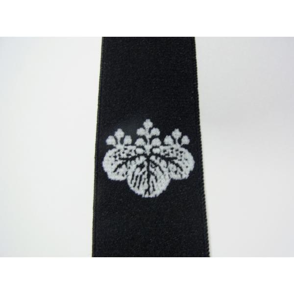 ・日本製 ・素材：ナイロン、ポリエステル、ポリウレタン ・1ｍでの価格です。 ・ソフトな風合いの高品質な平ゴムです。・伝統の家紋をモチーフにした平ゴムです。