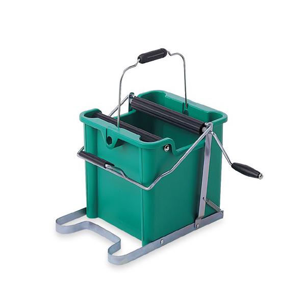 簡単な操作で手を汚さない！モップ糸を洗う、絞るの両方の作業を行うことができます。しっかり絞れるハンドルタイプです。病院や学校、施設で活躍しています。商品番号PCE-441-400-0完成品（新品）サイズ幅480×奥行405×高さ288mm重...