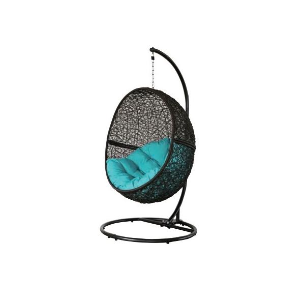 リラックスタイムにぴったりなハンギングチェア。ゆったりくつろげるワイドサイズ。座ると思わず時を忘れてリゾート気分に誘われます。クッション、カゴともに撥水性に優れ屋外での使用にも対応しています。商品番号55-C500BKWHお客様組立の商品（...