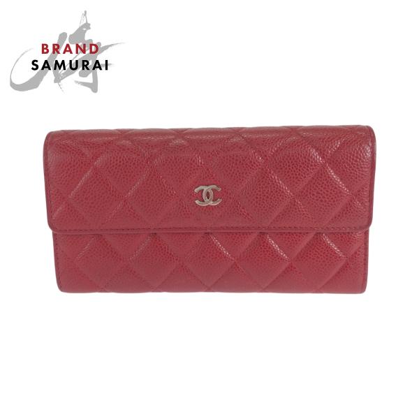 シャネル ココマーク マトラッセ ラムスキン コンパクトウォレット 財布 レッド CHANEL（シャネル） 美品 マトラッセ ココマーク レッド シルバー金具