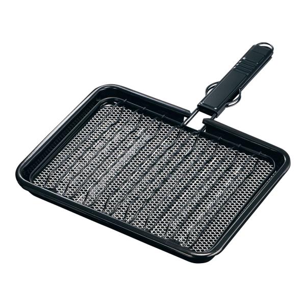 お魚を網で挟む、合わせ焼き構造。箸を使わずにお魚を裏返せます。中網はセラミック入りタイプなので、炭火感覚の美味しさに焼きあがります。