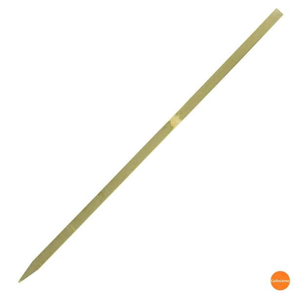 肉や魚などを豪快に突き刺すために串先に角度を付け、刺しやすく抜けにくい構造です。青皮を残すことで強度も十分に優れます。