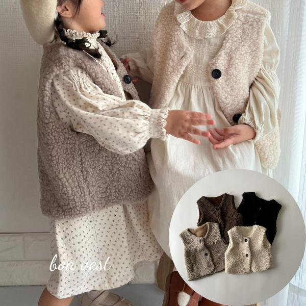 ・素材構成: ポリエステル100%・size:  90~130・color: ivory / beige / brown / black・もこもこのボアが可愛いベストです。・裏地もフリースのような生地で暖かいです。・袖がないタイプなので、フ...