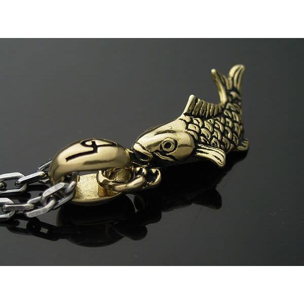 【シルバーアクセサリー ラブクラフト】和柄の縁起物！ブラス製登り鯉ペンダントトップ