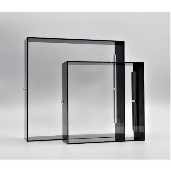 当社オリジナル　カラーアクリルフレームです。色は黒と白の2色。お好みやお部屋の雰囲気に合わせてお選びください。ドライバーで簡単に開閉でき、密封度が高いインテリアフレームです。レテノールモルフォなどやや大型の蝶などにぴったりです！Mサイズ20...