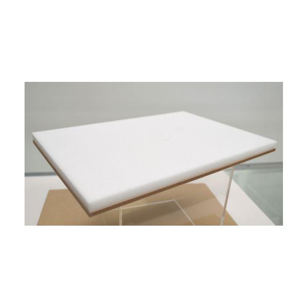 ベニヤ板にペフ板を貼った展足板。（枠なし）大きさ　195×287mm　厚さ　10mm（ペフ5.5mm、板4.5mm）約180ｇ甲虫などの展足用の他、蝶などの標本整理用として便利。