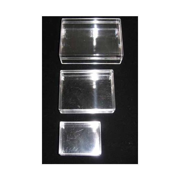 角型のプラスティックケース幼虫を入れたり、ラベルを入れたり針を入れたり、工夫次第でいろんな用途に使えます■小サイズ：50mm×63mm×高さ25mm